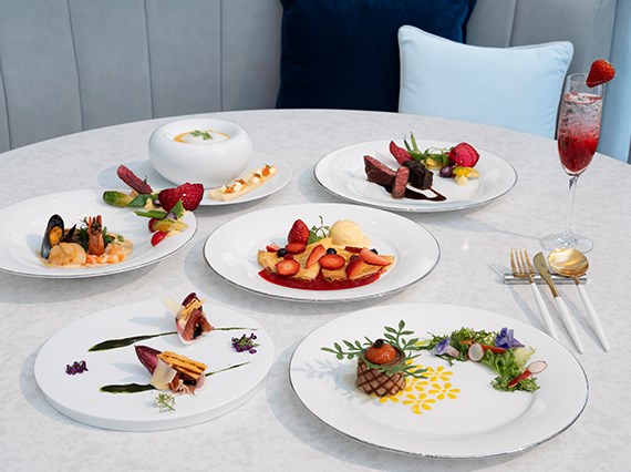 フレンチ　劇場　ソファ席　女子会　ホテル　ランチ　大阪　